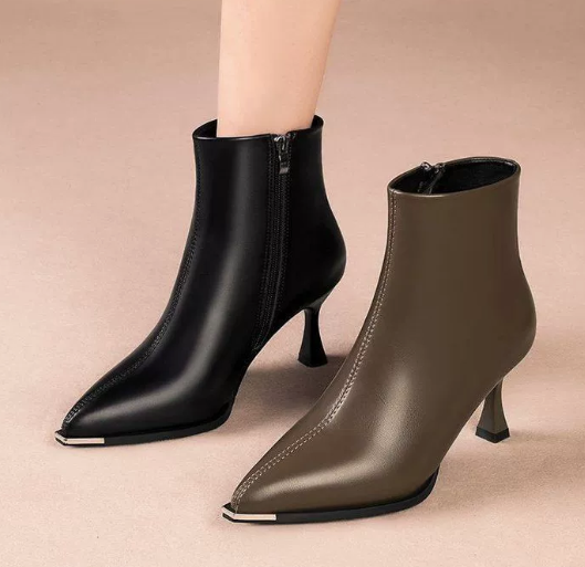 Claire | Pointed-Toe Kitten Heel Boots