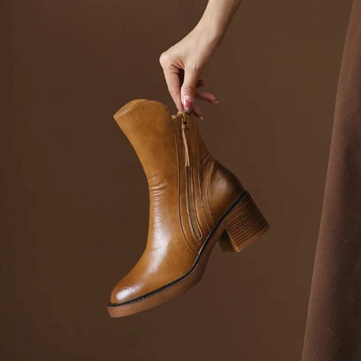Velmira | Elegante Leder-Ankle-Boots für Damen mit Blockabsatz und seitlichem Reißverschluss