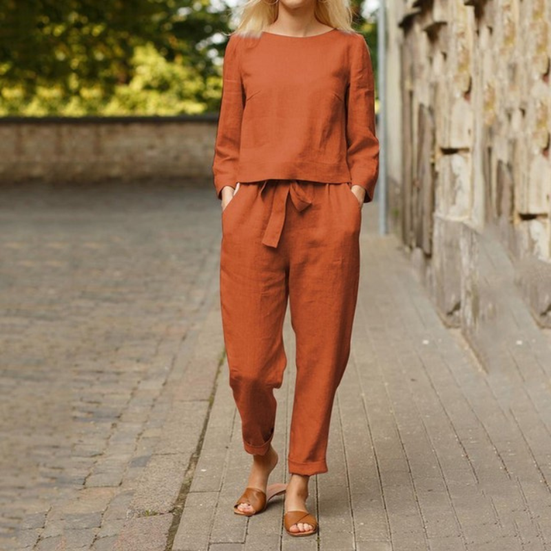 Sylvie | Completo casual alla moda con camicetta elegante e pantaloni