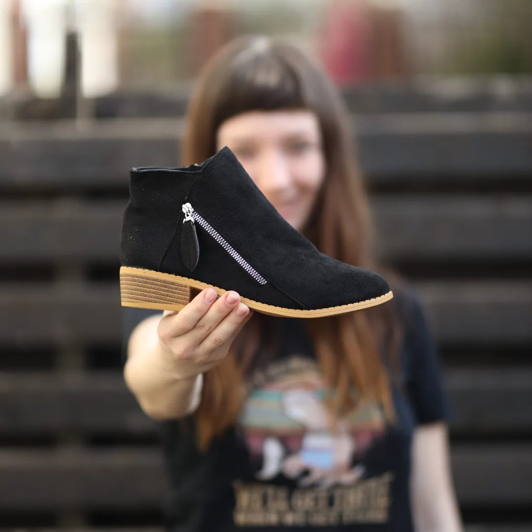 Aurelia | Stivaletti eleganti da donna effetto suede con nappine