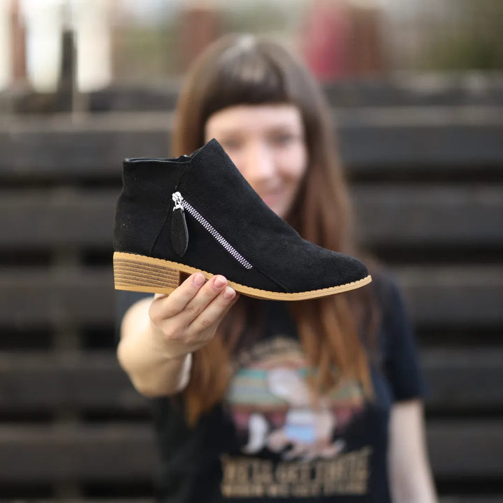 Aurelia | Stivaletti eleganti da donna effetto suede con nappine