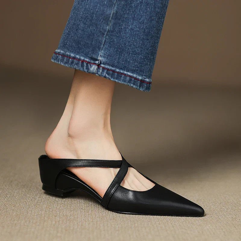 Celestia | Mules con cinturini incrociati e punta affusolata