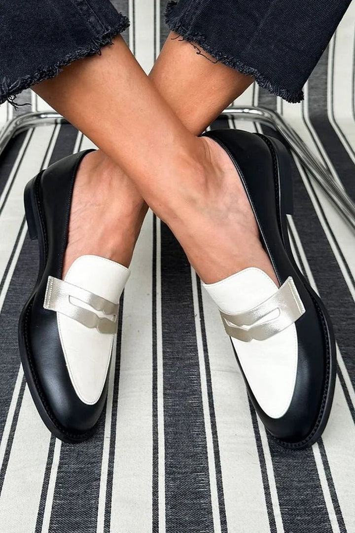 Aurelia | Einfarbige Damen-Loafer aus Leder mit metallischen Akzenten