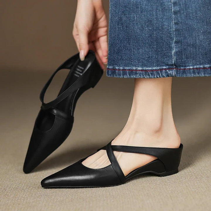 Celestia | Mules con cinturini incrociati e punta affusolata