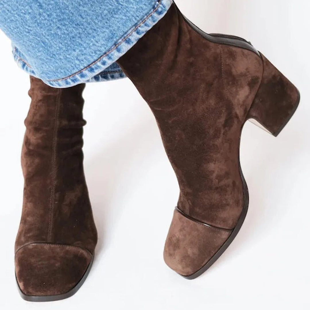 Velmira | Markante Ankle Boots für Damen aus Veloursleder mit Leopardenmuster an der Zehenpartie