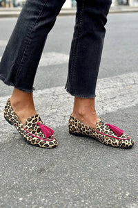Zara | Damen-Loafer mit Animalprint und fuchsiafarbenen Quasten