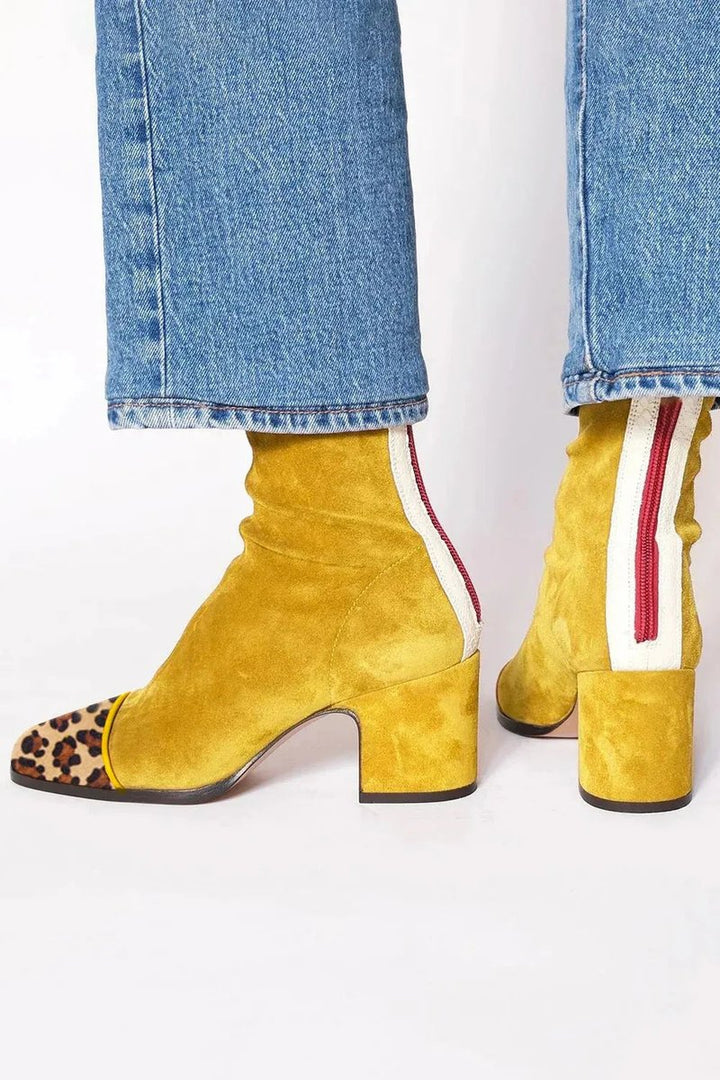 Velmira | Markante Ankle Boots für Damen aus Veloursleder mit Leopardenmuster an der Zehenpartie