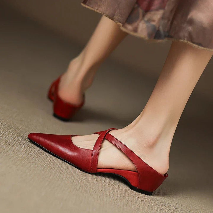 Celestia | Mules con cinturini incrociati e punta affusolata