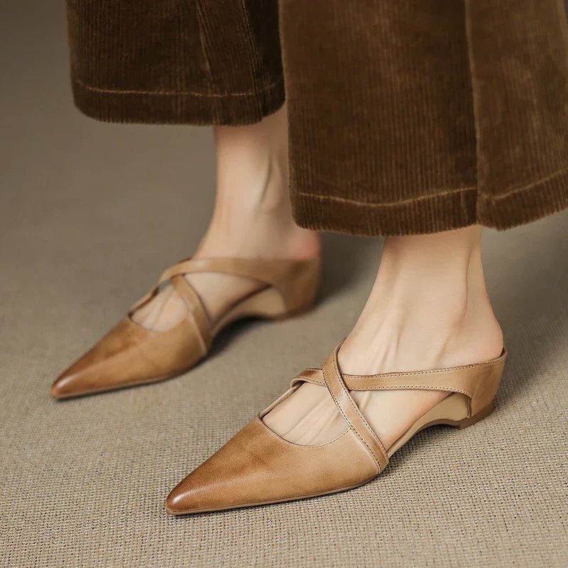 Celestia | Mules con cinturini incrociati e punta affusolata