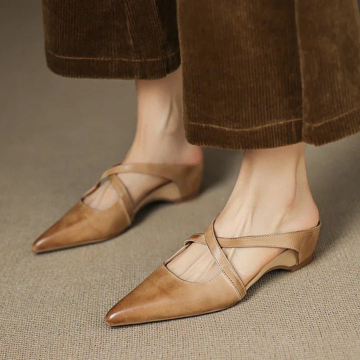 Celestia | Mules con cinturini incrociati e punta affusolata