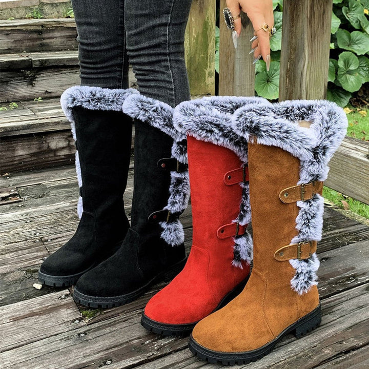 Harper | Bequeme Stiefel für Damen aus Kunstveloursleder mit Fellbesatz, Schnalle und knöchelhohem Schaft