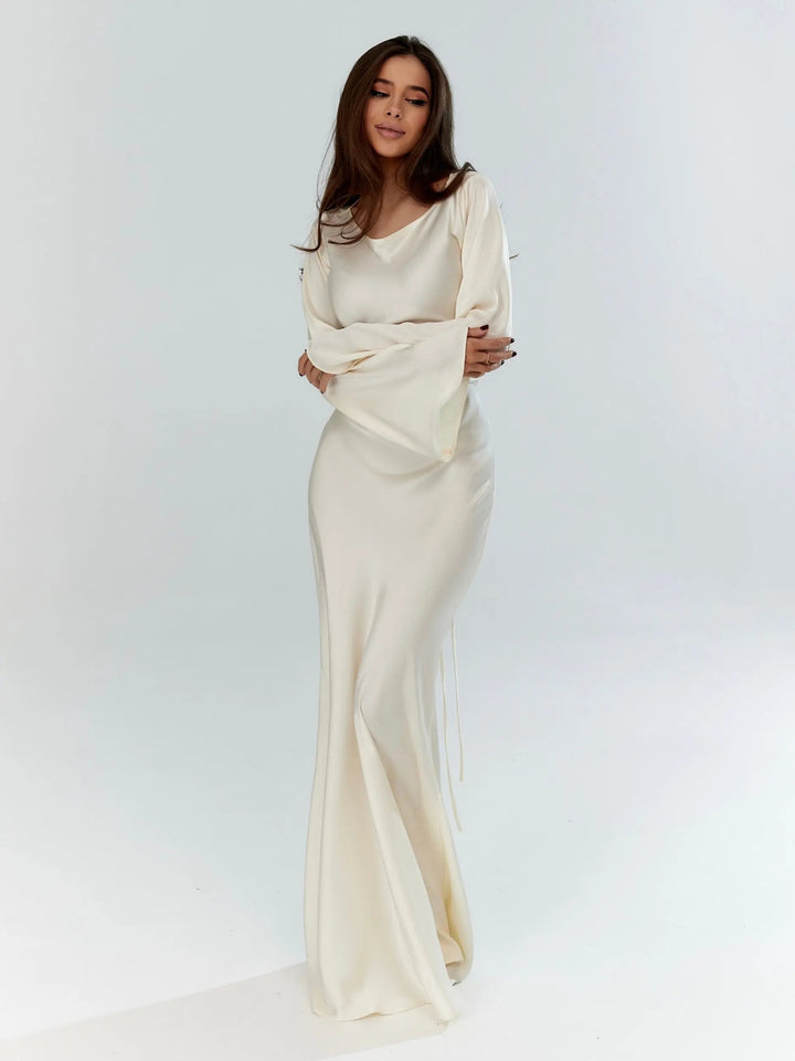 Amara | Sophisticated and Elegant Fitted Long Sleeve Maxi Dress 0