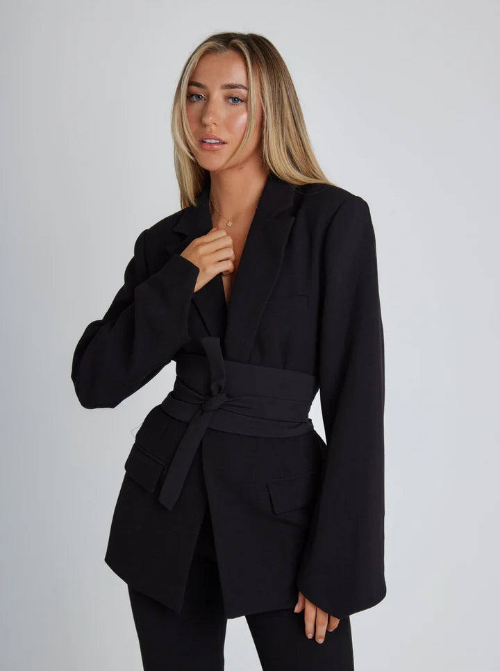 Aurora | Stylish and Versatile Women's Blazer 1