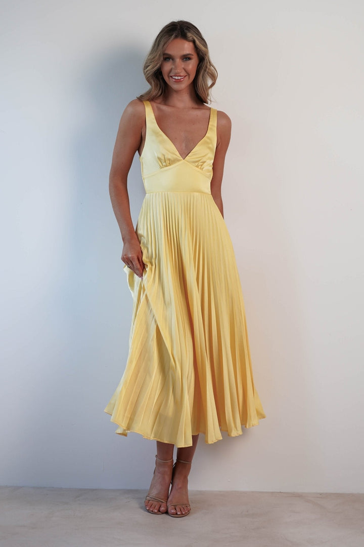 Clara | Lightweight And Flowing Pleated Maxi Dress 3