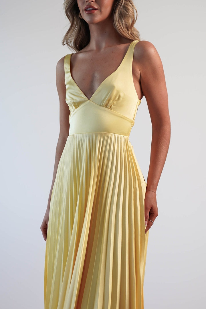 Clara | Lightweight And Flowing Pleated Maxi Dress 6