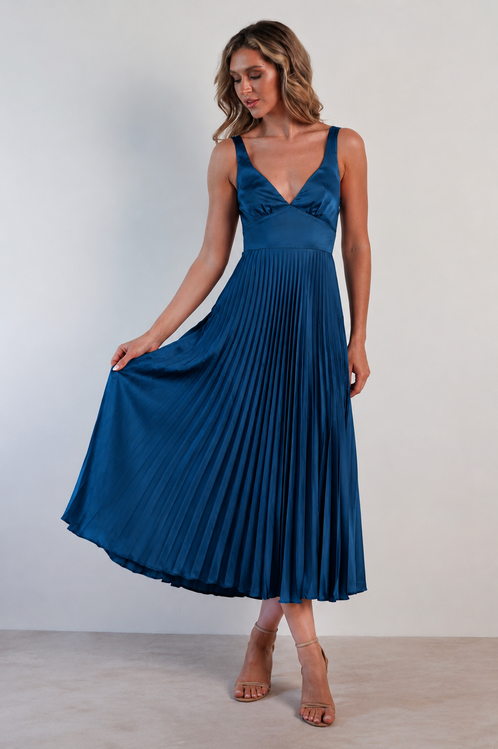 Clara | Lightweight And Flowing Pleated Maxi Dress 7