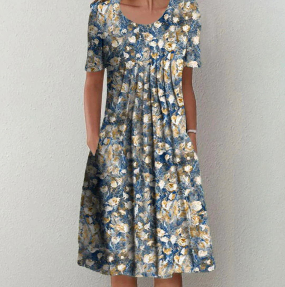 Diva | Summer dress with striking print and loose fit 4