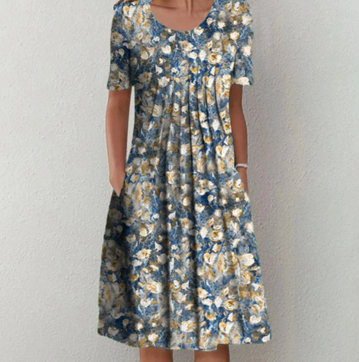 Diva | Summer dress with striking print and loose fit 4