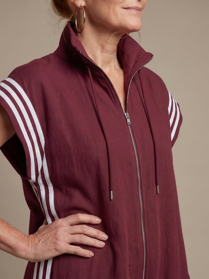 Emma | Elegant and Comfortable Tracksuit with Contrast Side Panels 2