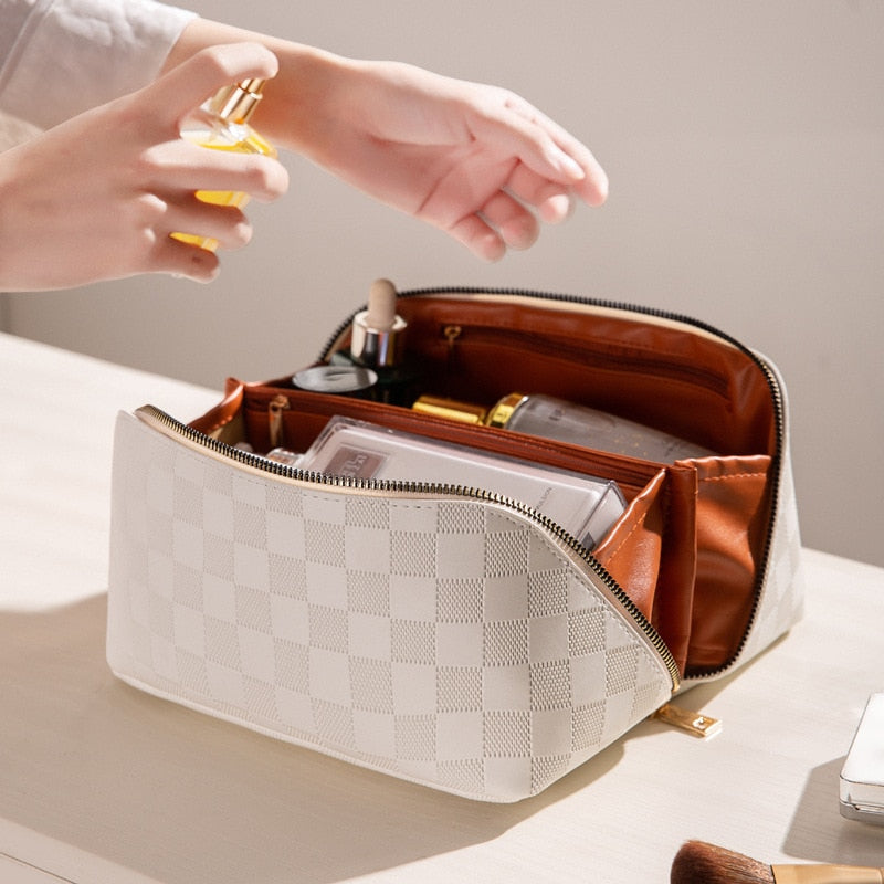 Jade | Stylish Checked Pattern Travel Toiletry Bag 0