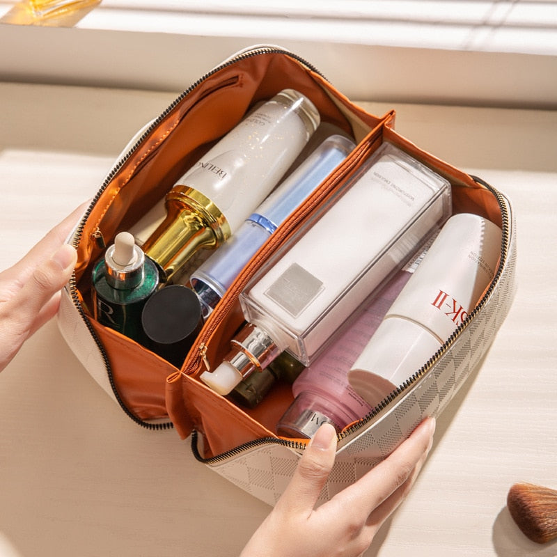 Jade | Stylish Checked Pattern Travel Toiletry Bag 1