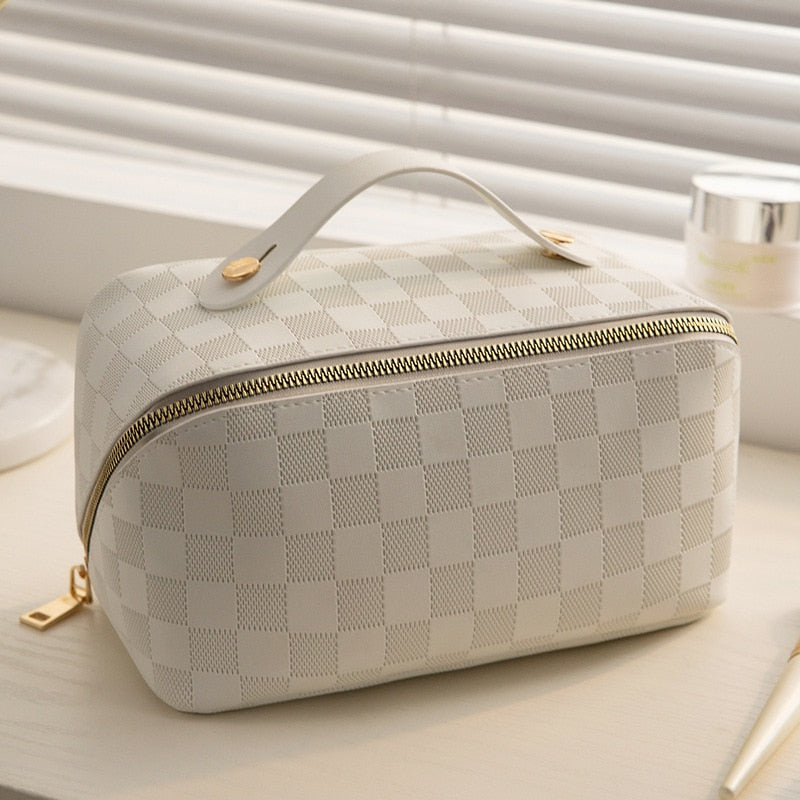 Jade | Stylish Checked Pattern Travel Toiletry Bag 2