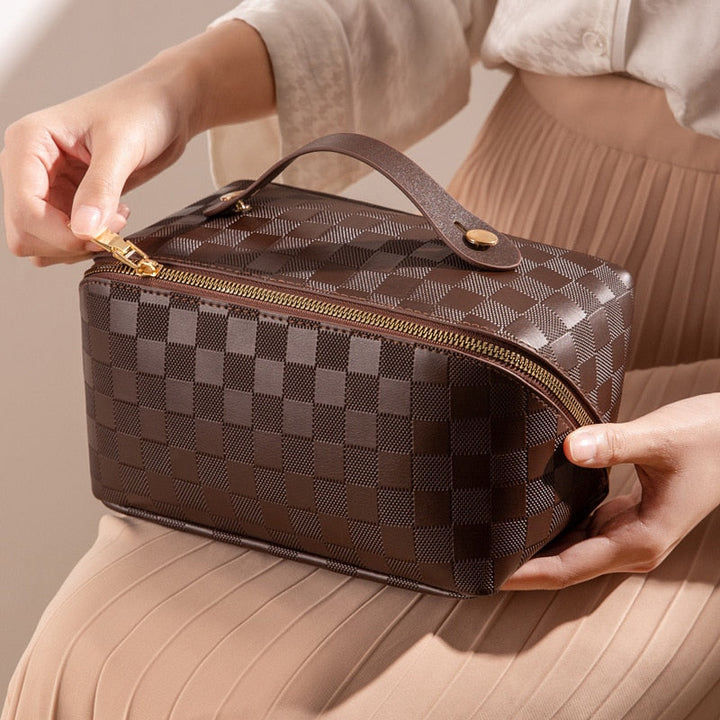 Jade | Stylish Checked Pattern Travel Toiletry Bag 6