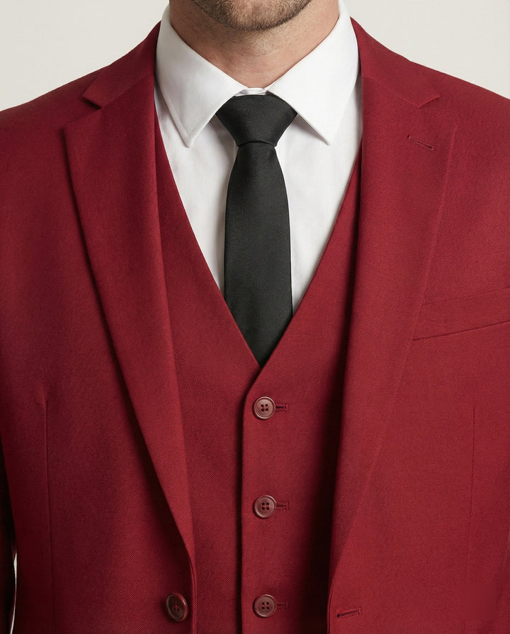James | Elegant & Tailored Men's Three-Piece Suit 3
