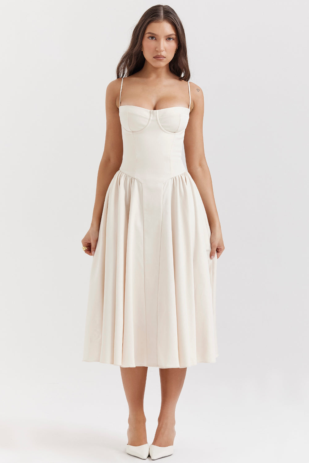 Jessika | Elegant corset dress with a flowing silhouette 2