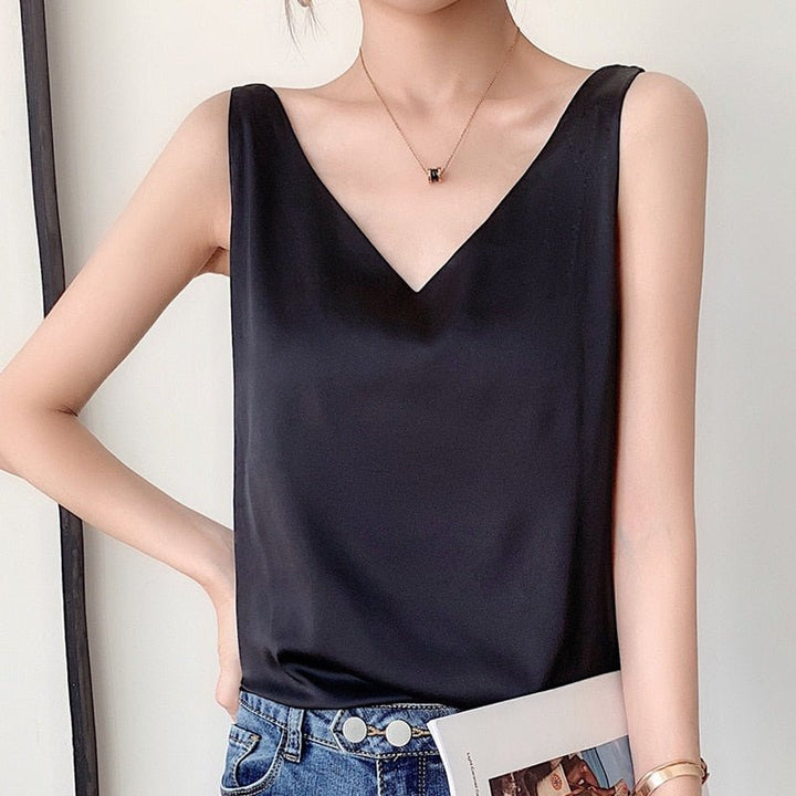 Johnna | Luxurious And Breathable Pure Silk Tank Top 0