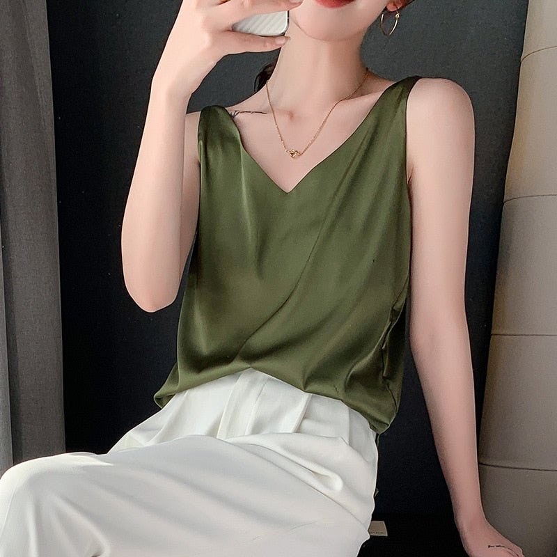 Johnna | Luxurious And Breathable Pure Silk Tank Top 2