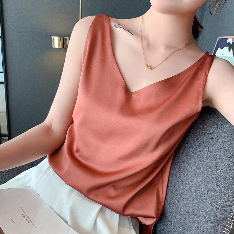 Johnna | Luxurious And Breathable Pure Silk Tank Top 3