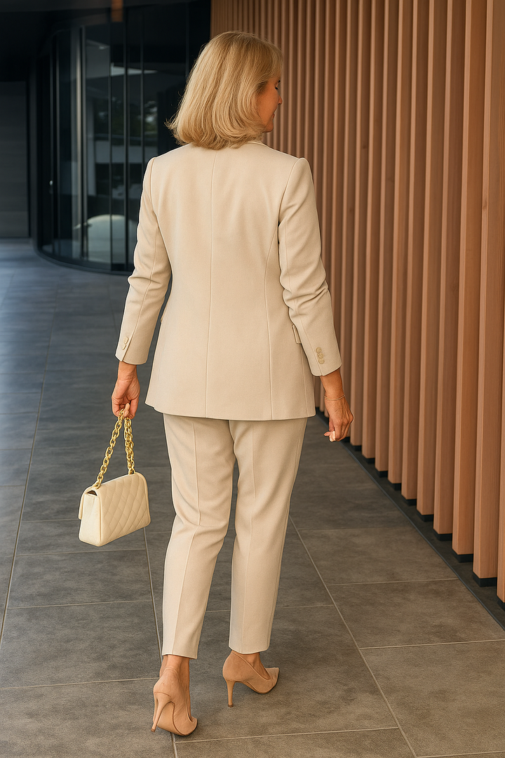 Julia | Tailored Pants Suit For Business & Smart Events 1