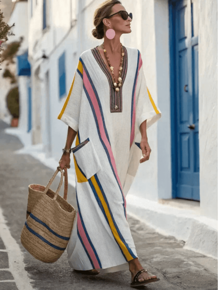 Klaudia | Elegant maxi dress with V-neck and pockets 4