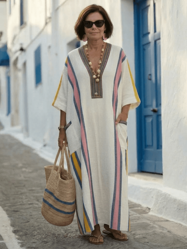 Klaudia | Elegant maxi dress with V-neck and pockets 5