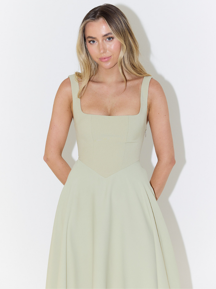Kristin | Elegant and timeless midi dress 3