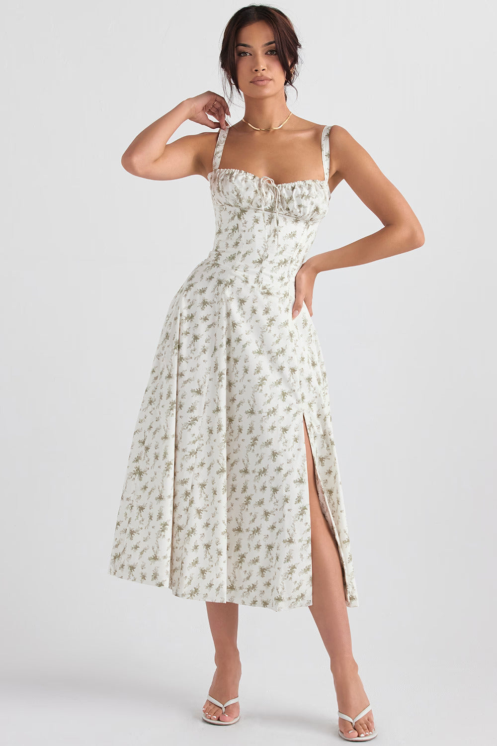 Leonie | Airy and figure-hugging summer dress 9