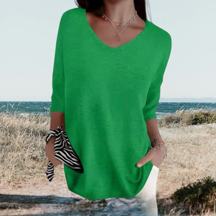 Lina | Lightweight women's top with V-neck 2
