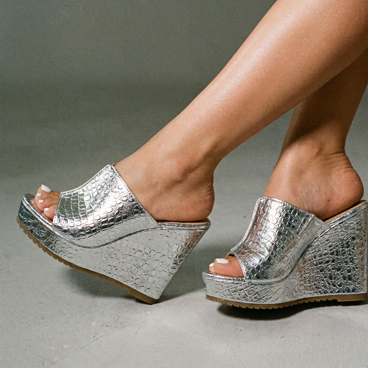 LuxeStride | Elegant Wedge Sandals for Women - Comfortable Heels 7