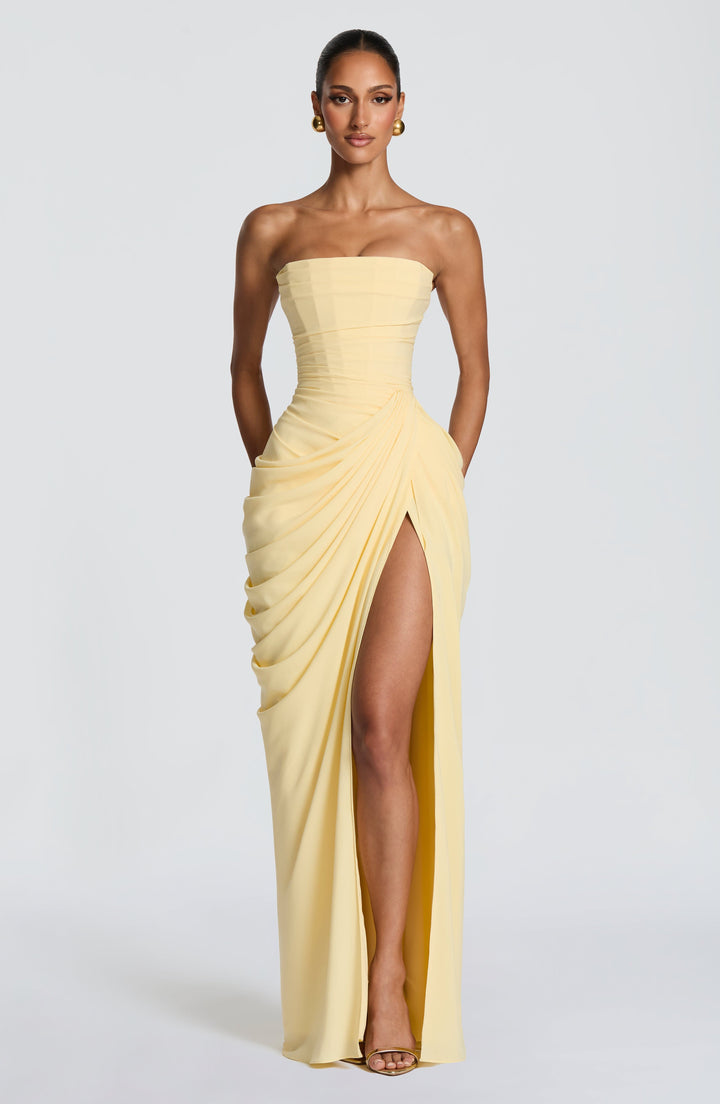 Mia | Elegant and strapless maxi dress 0