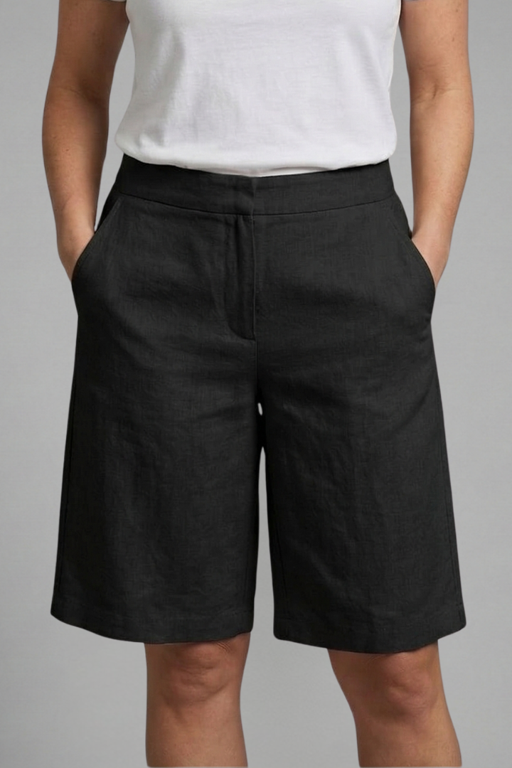 Patricia | High-Waisted Knee-Length Summer Shorts 8
