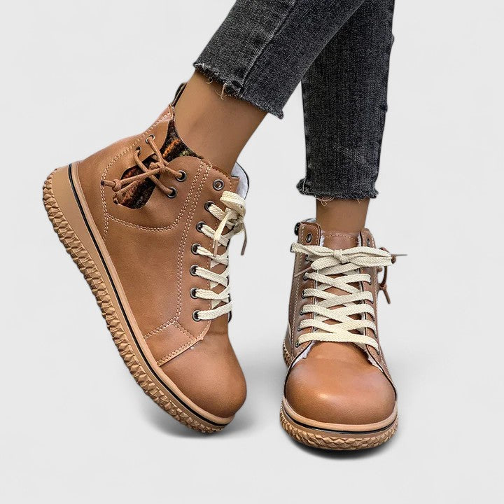 Patricia | Lace-up ankle boots with side zipper 8