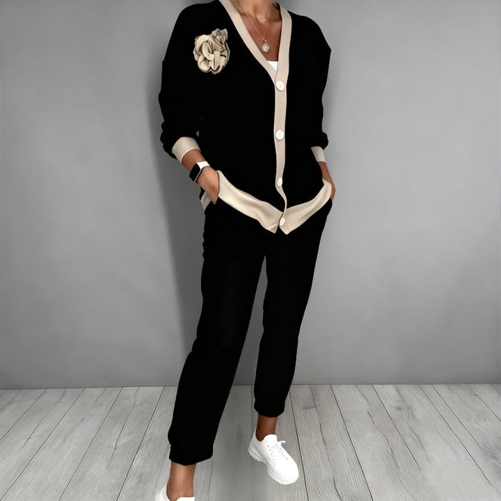 Poppy | Elegant Two-Piece Cardigan Set with Floral Accents 1