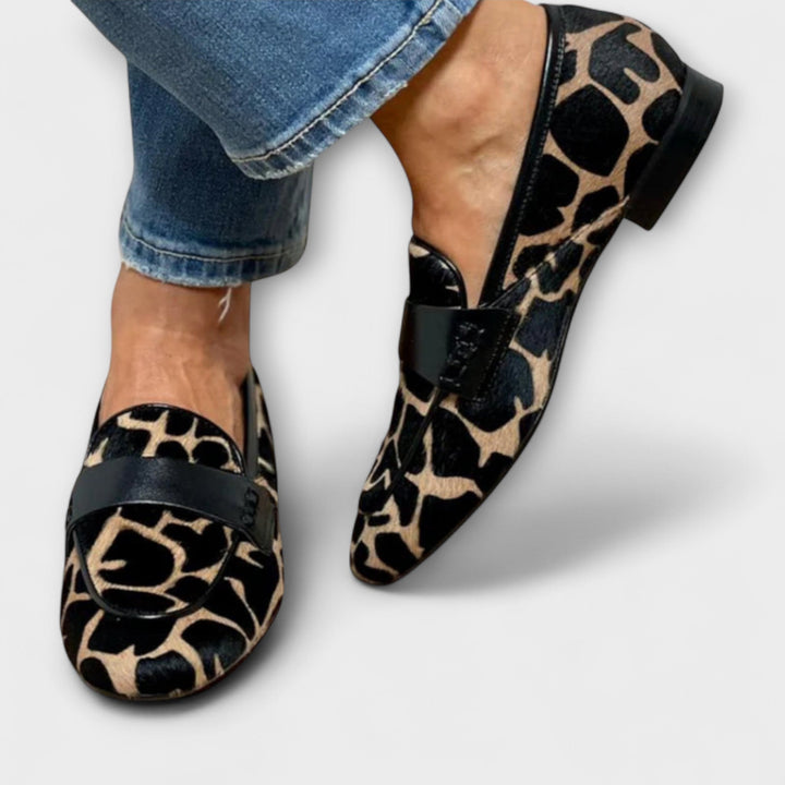 Vanessa | Extravagant slippers with leopard print 1