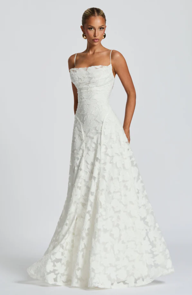 Vesara | Elegant and glamorous maxi dress 7