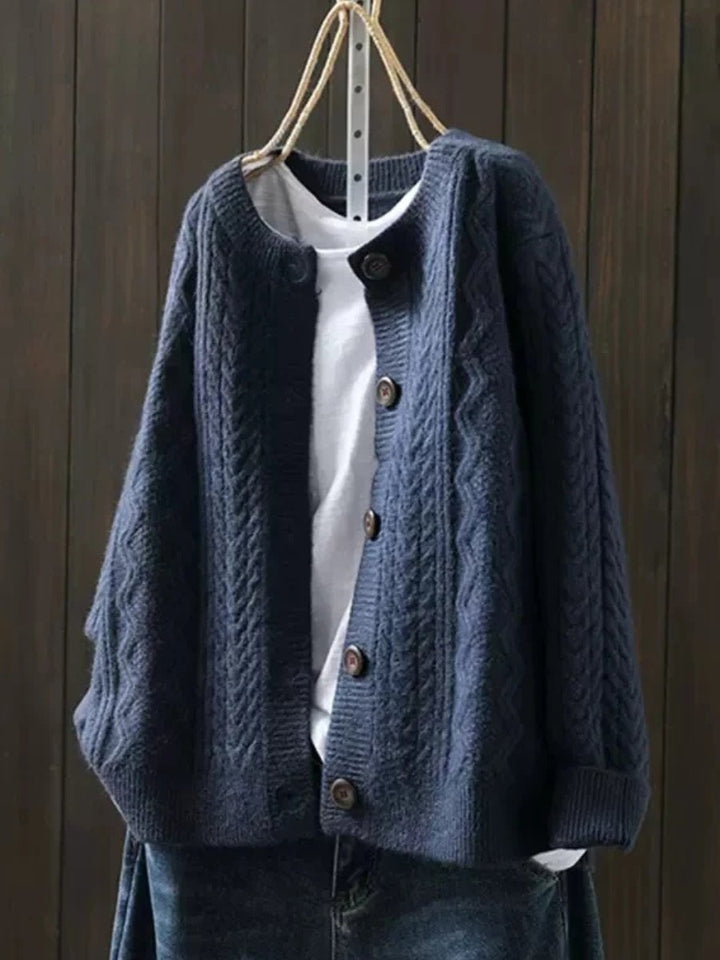 Victoria | Cozy Oversized Cable-Knit Cardigan 3