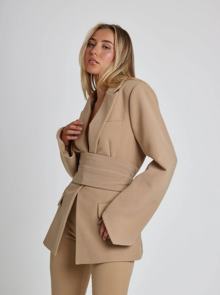 Chloe | Blazer sartoriale di lusso da donna con cintura