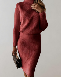 Aura | Completo elegante con maglione dolcevita in maglia e gonna aderente