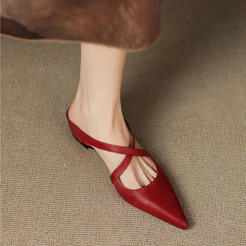 Celestia | Mules con cinturini incrociati e punta affusolata
