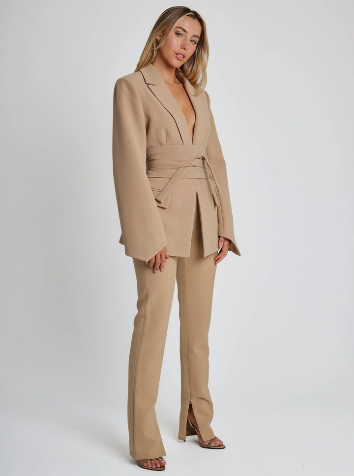 Chloe | Blazer sartoriale di lusso da donna con cintura